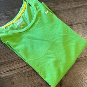 Nike Performance Womens Lime Green Short Sleeve Swoosh T-Shirt Medium RN56323